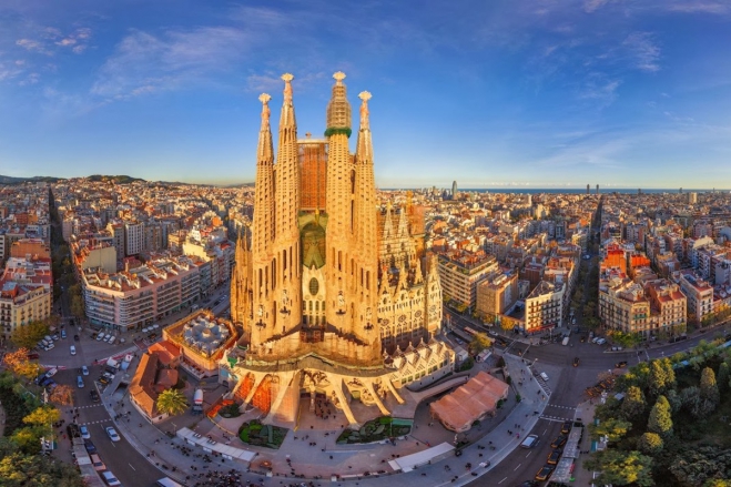 Super Reducere City Break Barcelona din Bucuresti Paste 2020 de la 269 Euro/persoana!